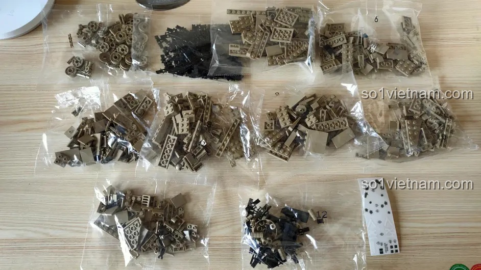 Các túi mảnh ghép được đánh số thứ tự của bộ đồ chơi xây dựng Xe tăng điều khiển từ xa Merkava Sluban M38-B1022.