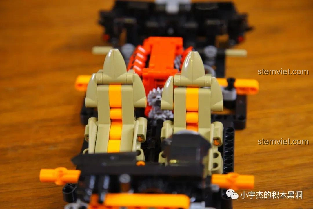 Các túi mảnh ghép số 3 của bộ Cada 8602 McLaren P1, tiếp tục xây dựng phần thân và chi tiết ngoại thất.