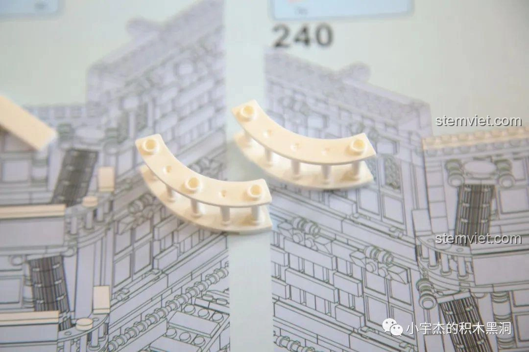 Túi mảnh ghép thứ bảy của bộ lắp ráp MORK 032101, bắt đầu lắp ráp Rồng bụng sắt Ukraine.