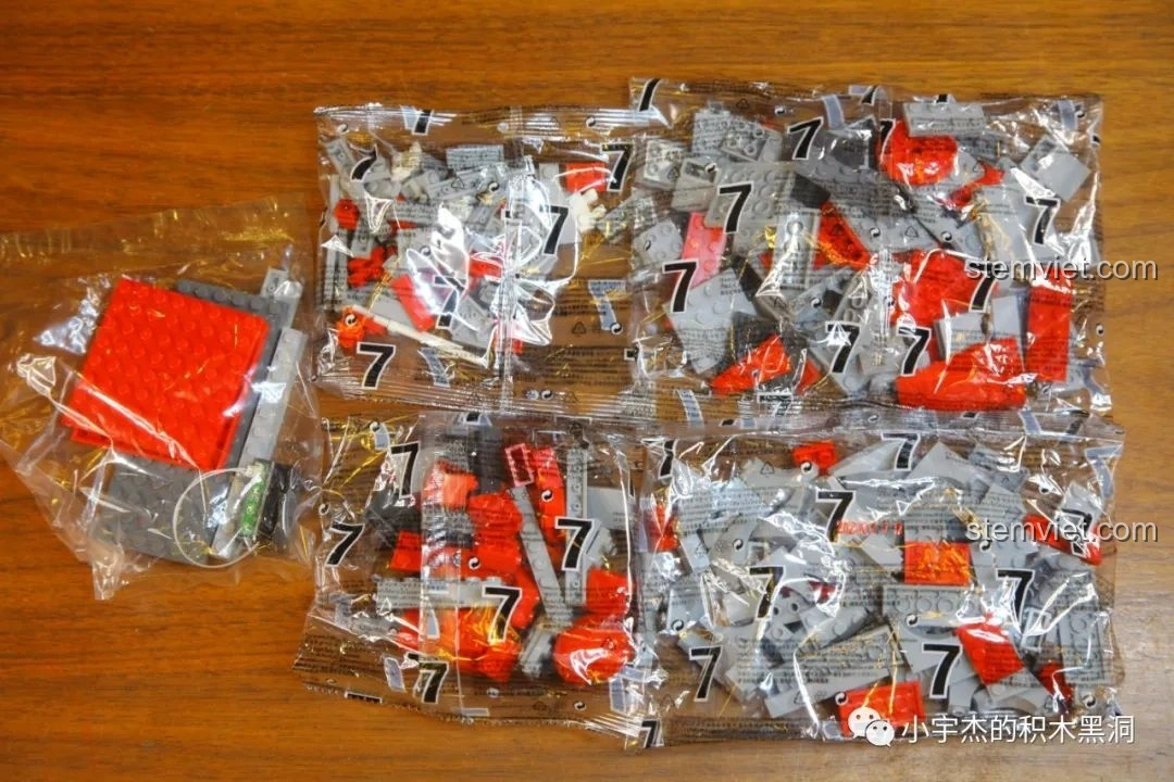 Túi mảnh ghép số 8 của bộ lắp ráp Hàng Không Mẫu Hạm Sơn Đông SEMBO 202001, bắt đầu lắp boong tàu.