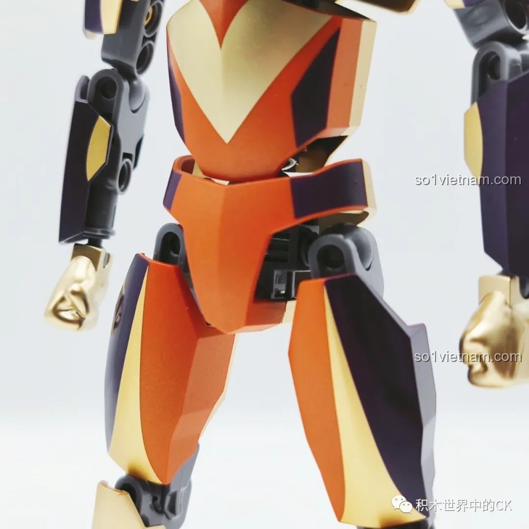 Tiga Ultraman trong tư thế chiến đấu mạnh mẽ