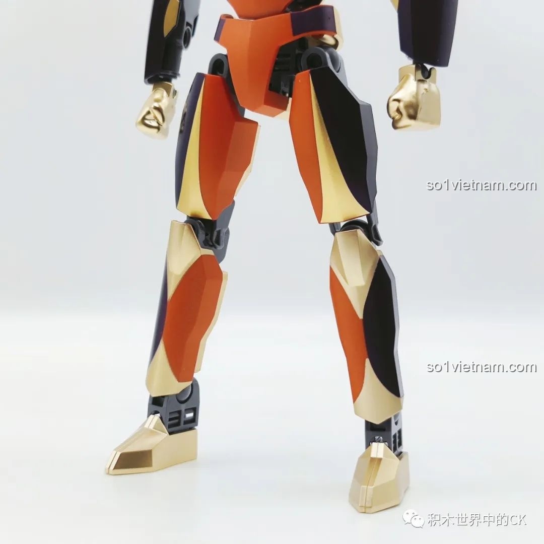 Tư thế phòng thủ chắc chắn của Tiga Ultraman