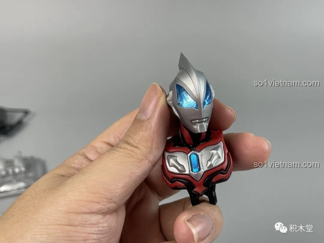 Chi tiết phần chân của mô hình lắp ráp Ultraman Geed 71219 BLOKEES