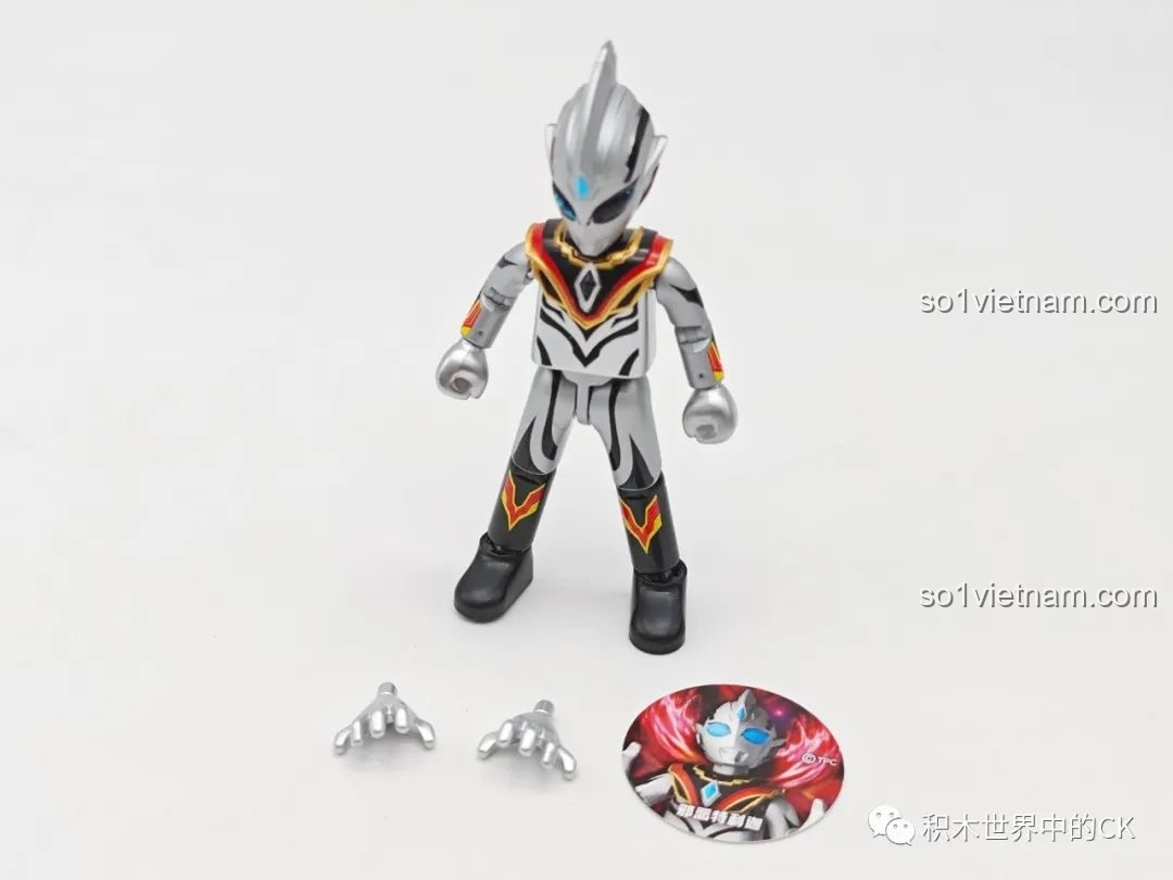 Mô hình Ultraman Z Alpha Edge của BLOKEES nhìn từ phía sau