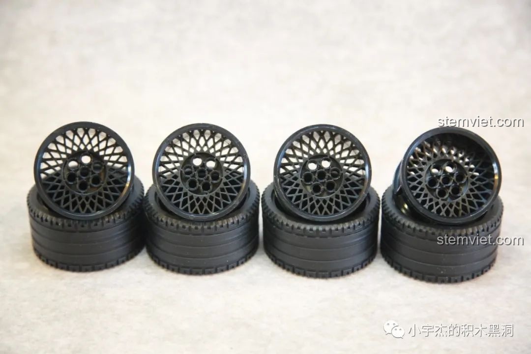 Bộ bốn vành và lốp xe đặc biệt của mô hình K-Box 10505 Xe Đua BMW MINI Độ.