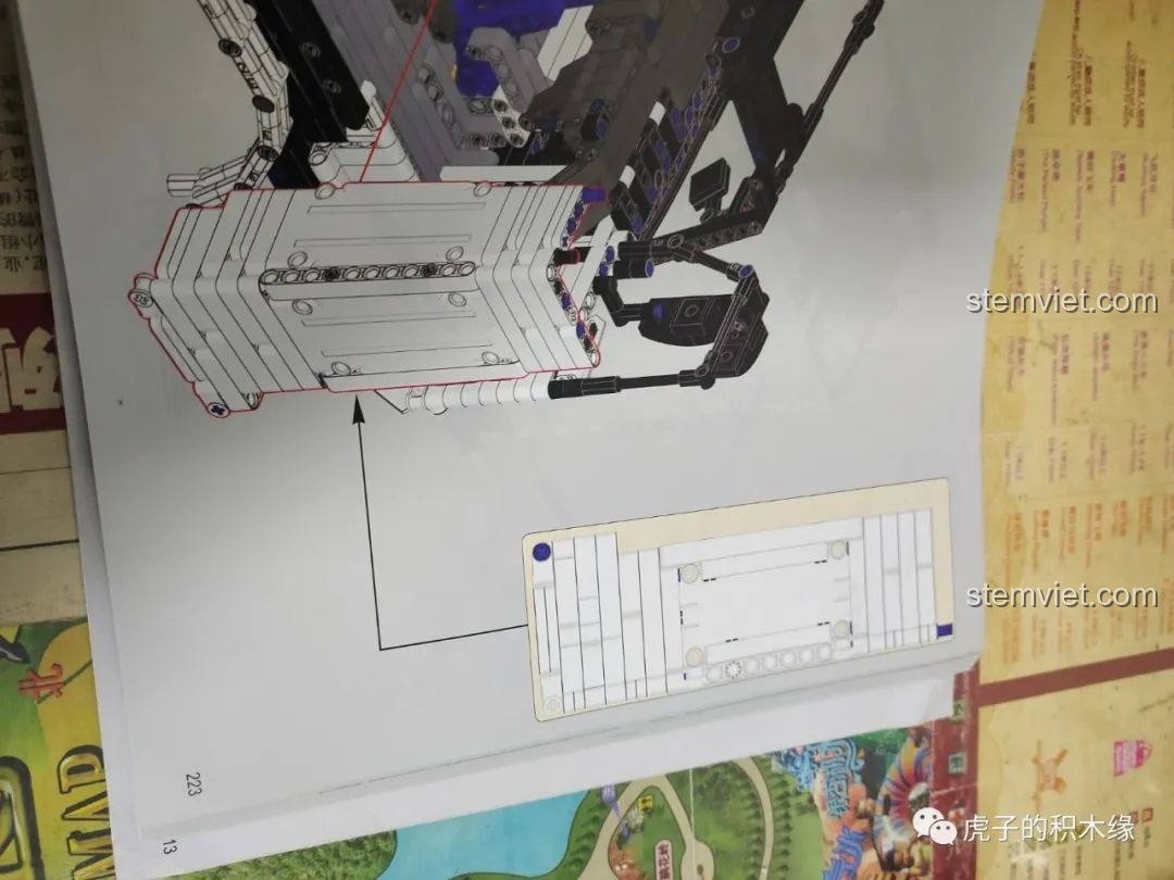 Hình ảnh minh họa vị trí cắm dây điện chính xác cho Mould King 19002.