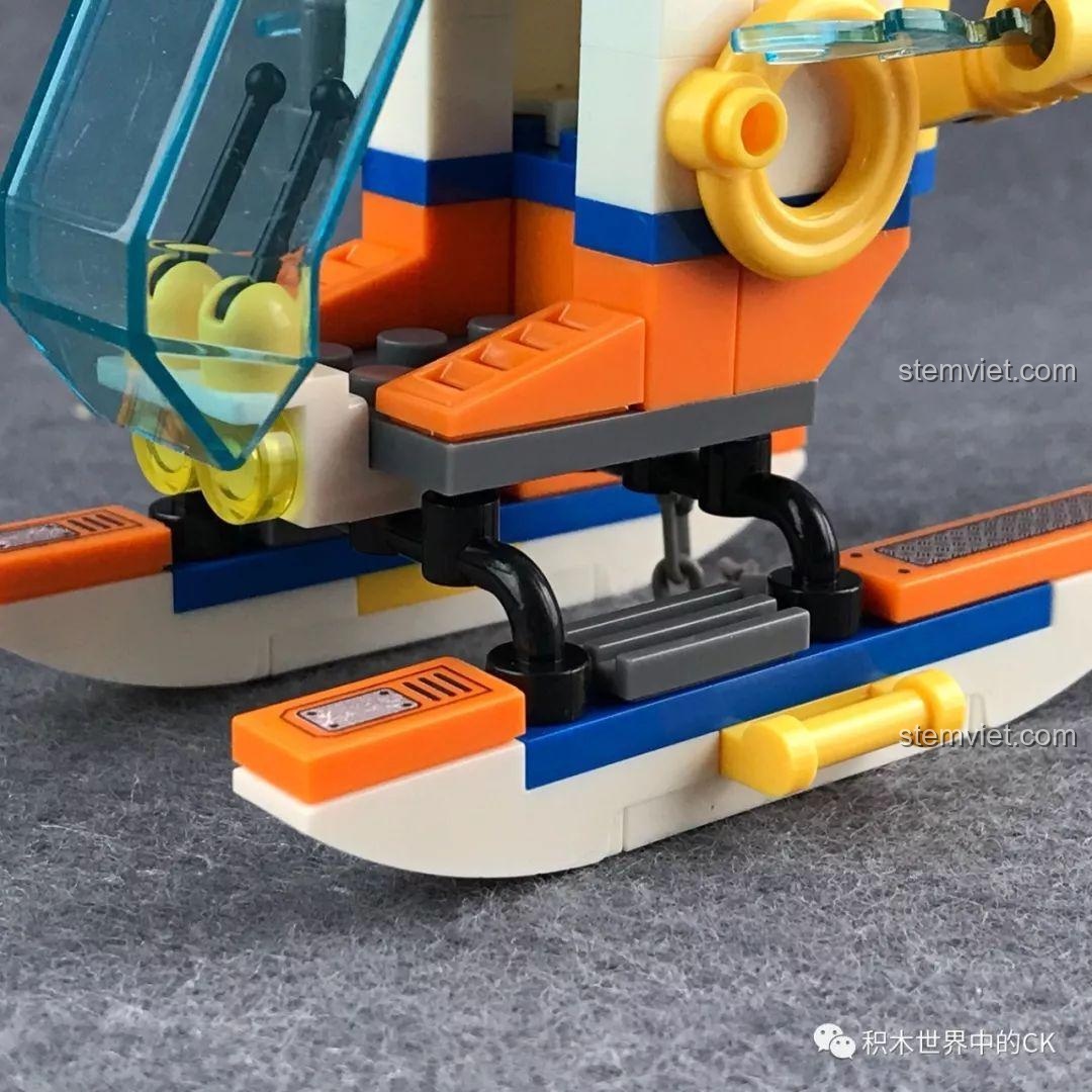 Cận cảnh vòi rồng chữa cháy được trang bị trên trực thăng cứu hộ biển SEMBO 603016.