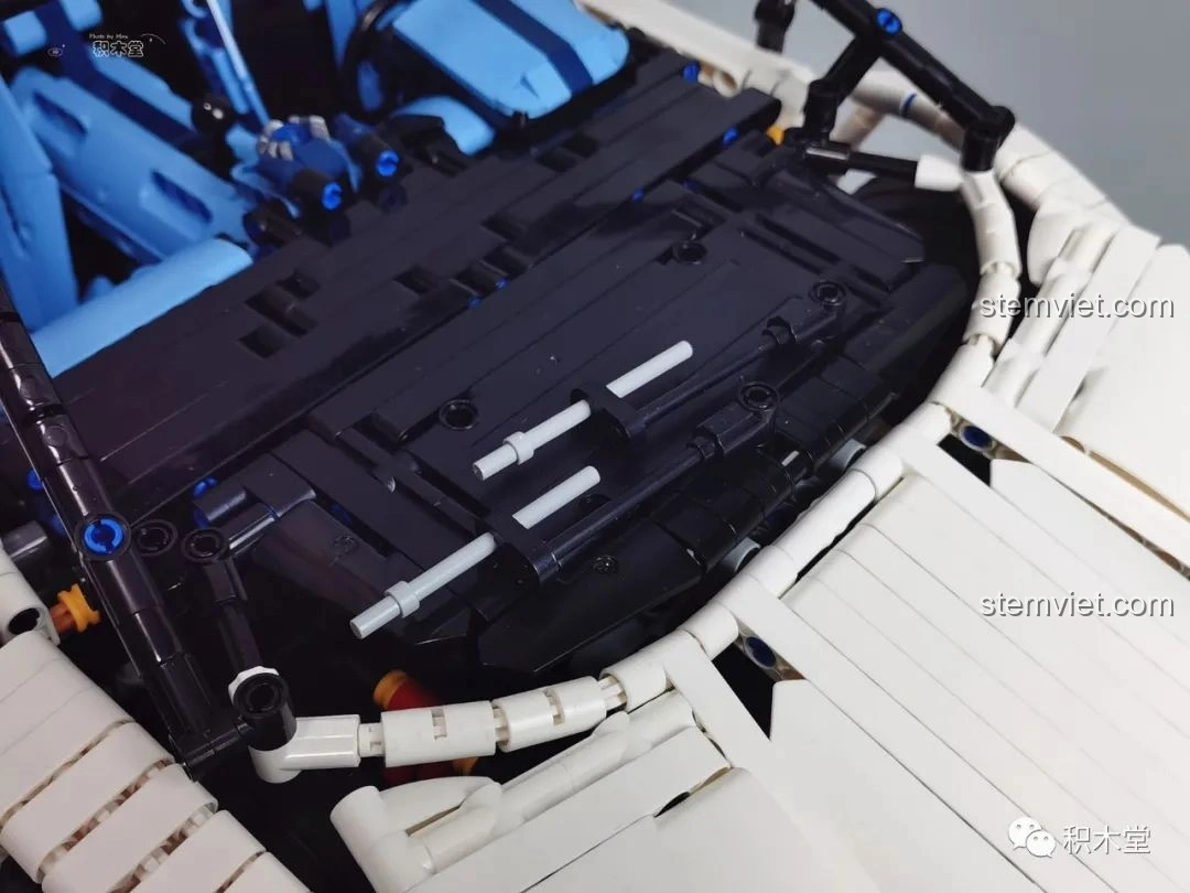 Chi tiết vòm bánh sau của mô hình Feifan F10002 Lamborghini Aventador SVJ Roadster, dễ tạo hình hơn.