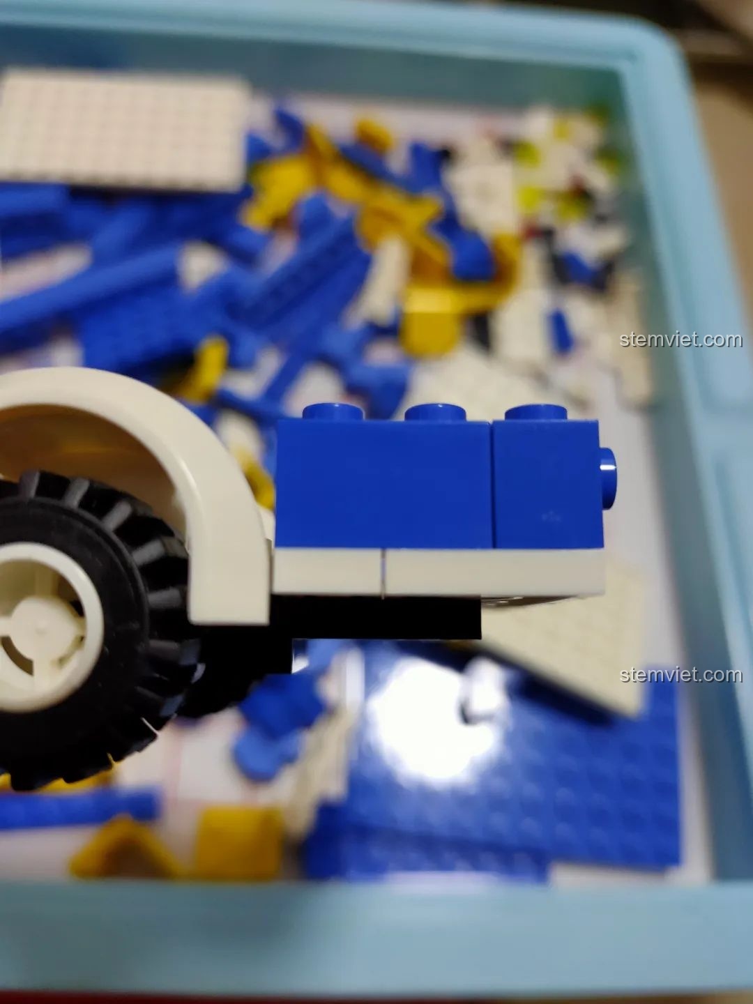 Các mảnh ghép màu xanh dương, trắng, vàng của Wange 3970.