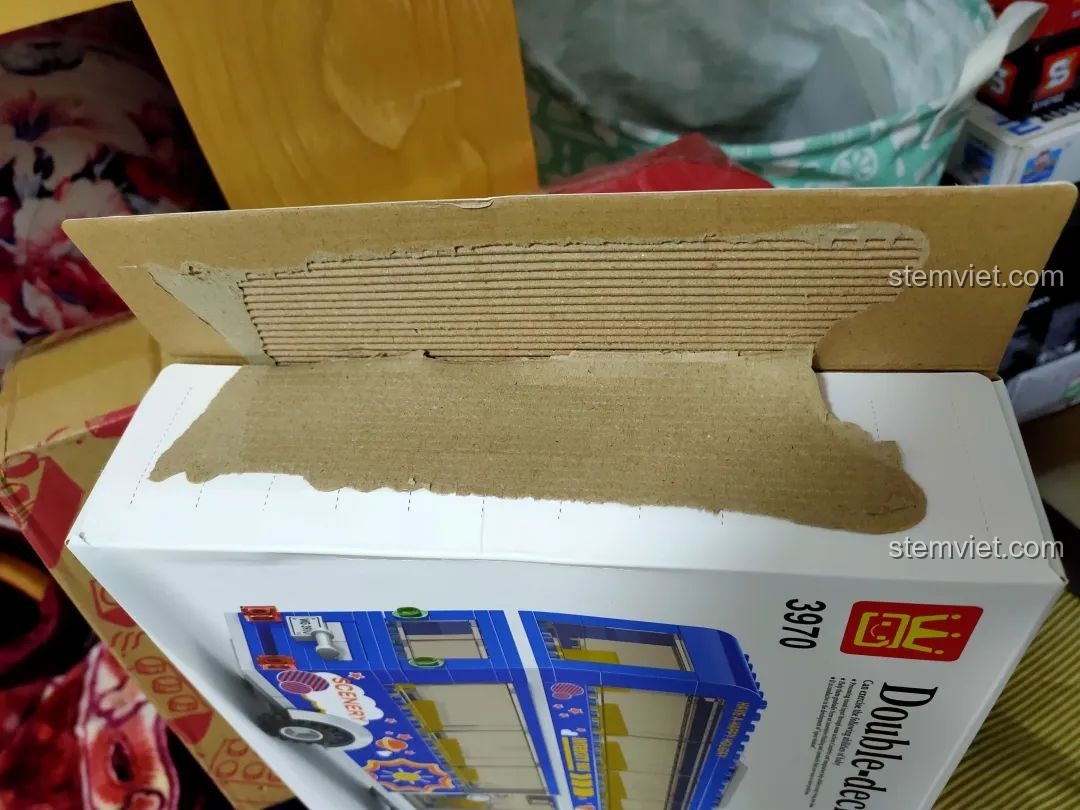 Cận cảnh phần mép hộp sản phẩm Wange 3970, cho thấy cách đóng gói.