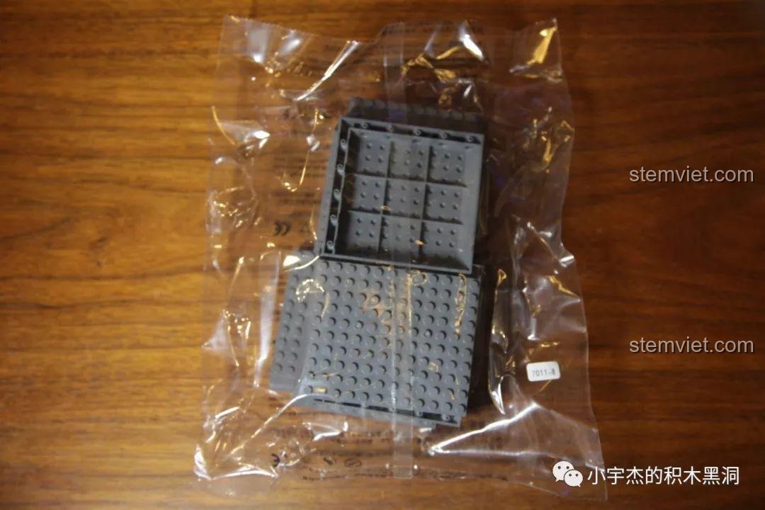 Các chi tiết đế nền đặc trưng của hãng WANGE trong bộ 4210.