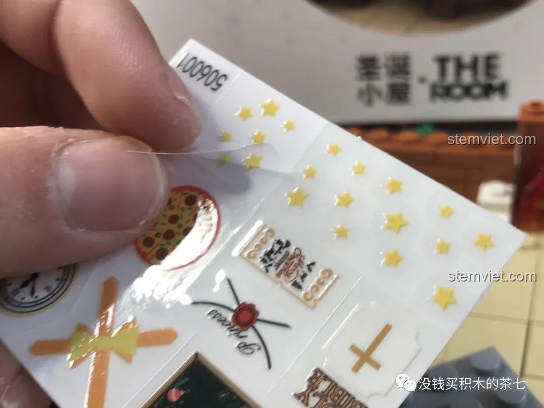 Hướng dẫn dán decal cho bộ đồ chơi Wekki 506118, chi tiết nhỏ nhưng quan trọng để hoàn thiện Mô hình Giáng Sinh.