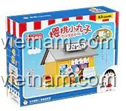 Ảnh chụp mô hình hoàn chỉnh của bộ lắp ghép Tiệm đồ ngọt Mitsuya Wekki 516409, với hai nhân vật Maruko và ông nội đứng phía trước. Món quà giá rẻ cho bé gái 6 tuổi.