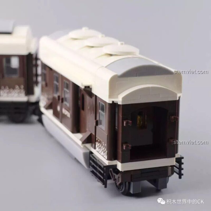bộ lắp ghép 090 Tàu Hỏa Thành Phố Cổ Điển Thụy Sĩ nhìn từ phía trước cho bé trai 6 tuổi
