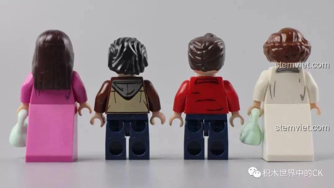 Mặt sau của bốn minifigure còn lại từ bộ Winner 5090 Tàu Hỏa Thành Phố Cổ Điển Thụy Sĩ.