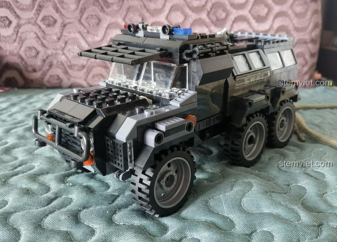 Xe bọc thép chống bạo động SWAT Justice Vanguard Winner 5122