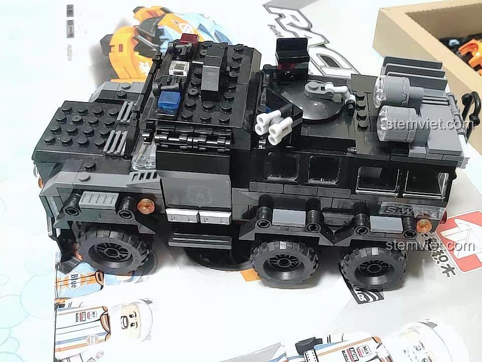 Xe bọc thép chống bạo động SWAT Justice Vanguard Winner 5122