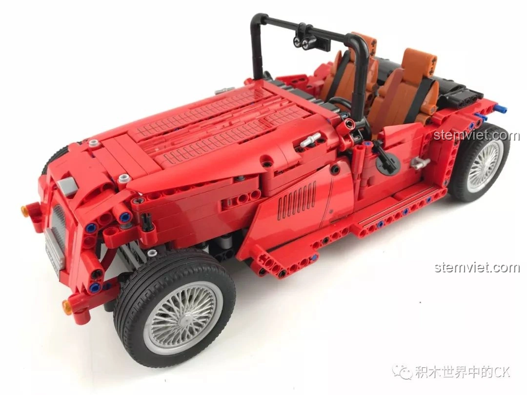 Mô hình hoàn chỉnh Winner 7062 Xe Mui Trần Cổ Điển nhìn từ bên hông, thể hiện chiều dài và tỷ lệ xe.