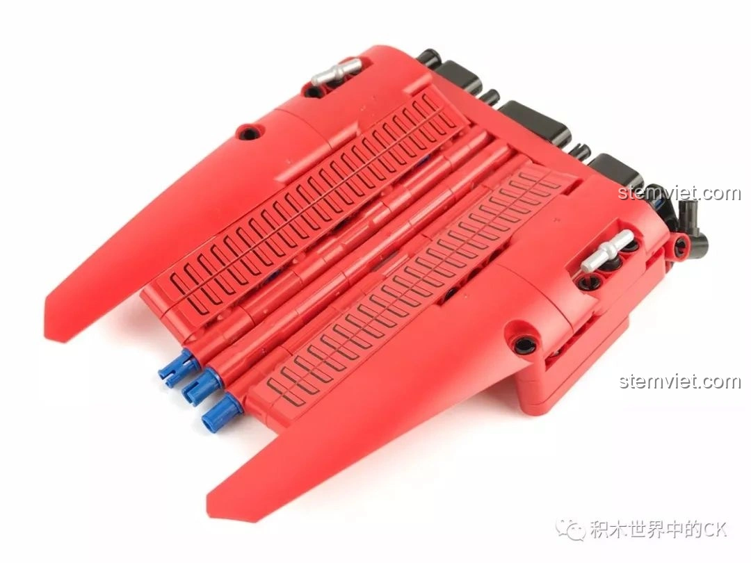 Vỏ xe Winner 7062 Xe Mui Trần Cổ Điển đang được lắp ráp, với các đường nét cong mềm mại của xe cổ điển.