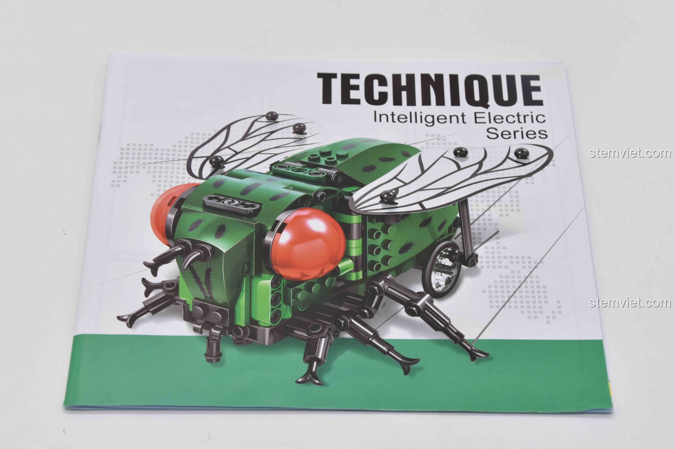 Thành phẩm Winner 7114 mô hình Ruồi Máy Động, nhìn rất giống thật.