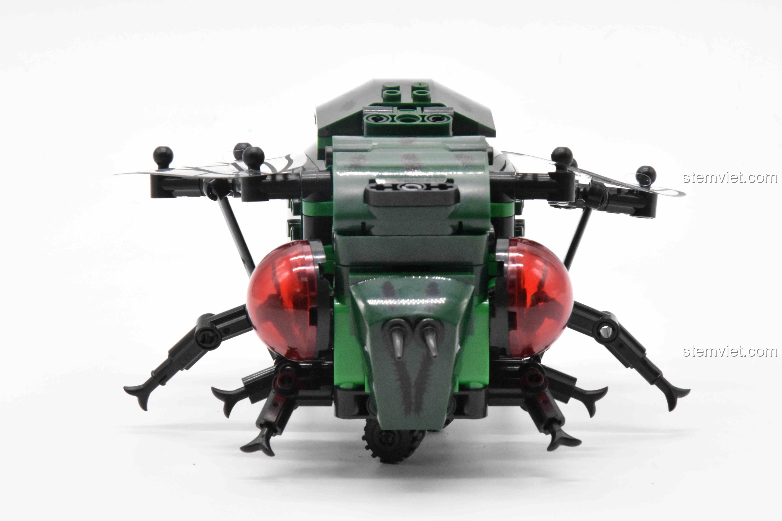 Chú Ruồi Máy Động Winner 7114 đang di chuyển, đôi cánh đập theo.