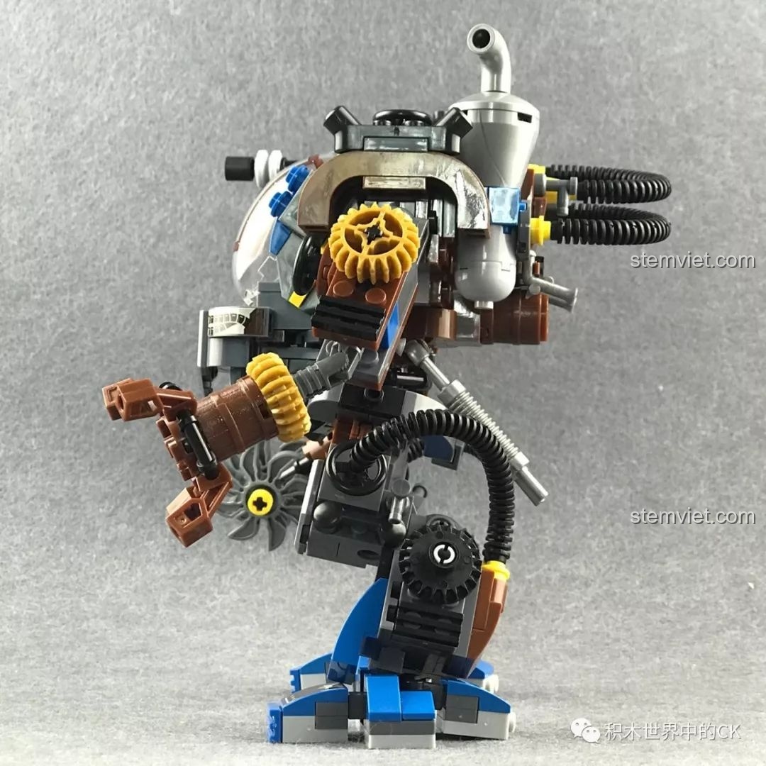 Mô hình robot mech Winner 8045 Vệ Sĩ Hộ Quốc Hơi Nước hoàn chỉnh từ góc bên hông, nổi bật chi tiết steampunk.