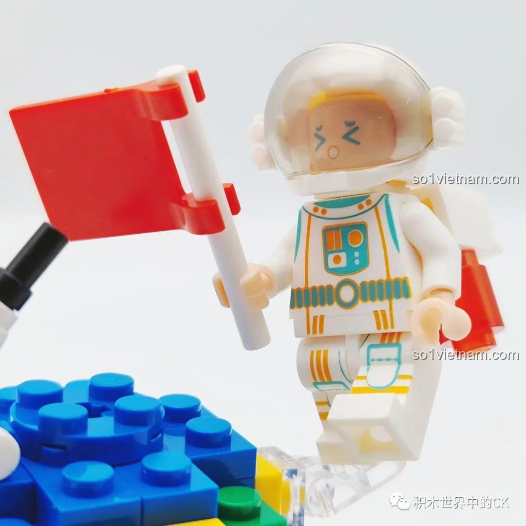 Bộ đồ chơi WISE BLOCK AULDEY HA390213, mô hình Flying Away from Earth với phi hành gia trắng và quả địa cầu, cho bé 6 tuổi, giá rẻ.