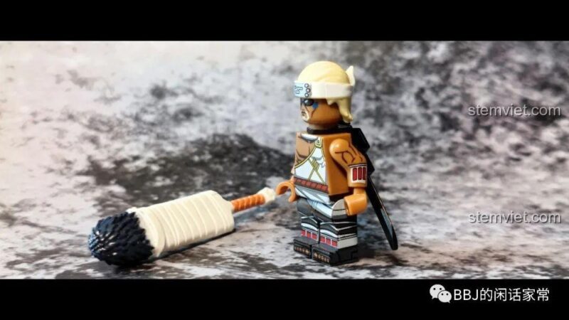 Ảnh review cận cảnh minifigure Killer Bee (Bát Vĩ) WM6108 với thanh kiếm Samehada. Bộ minifigure Naruto giá tốt cho người hâm mộ.