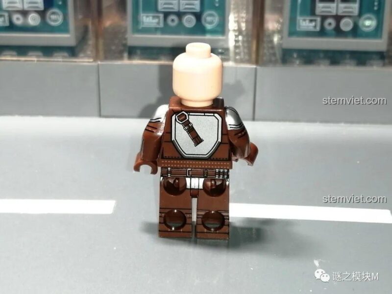 Minifigure Người Mandalorian WM2205 với mũ bảo hiểm mới, đồ chơi lắp ghép Star Wars cho bé trai.