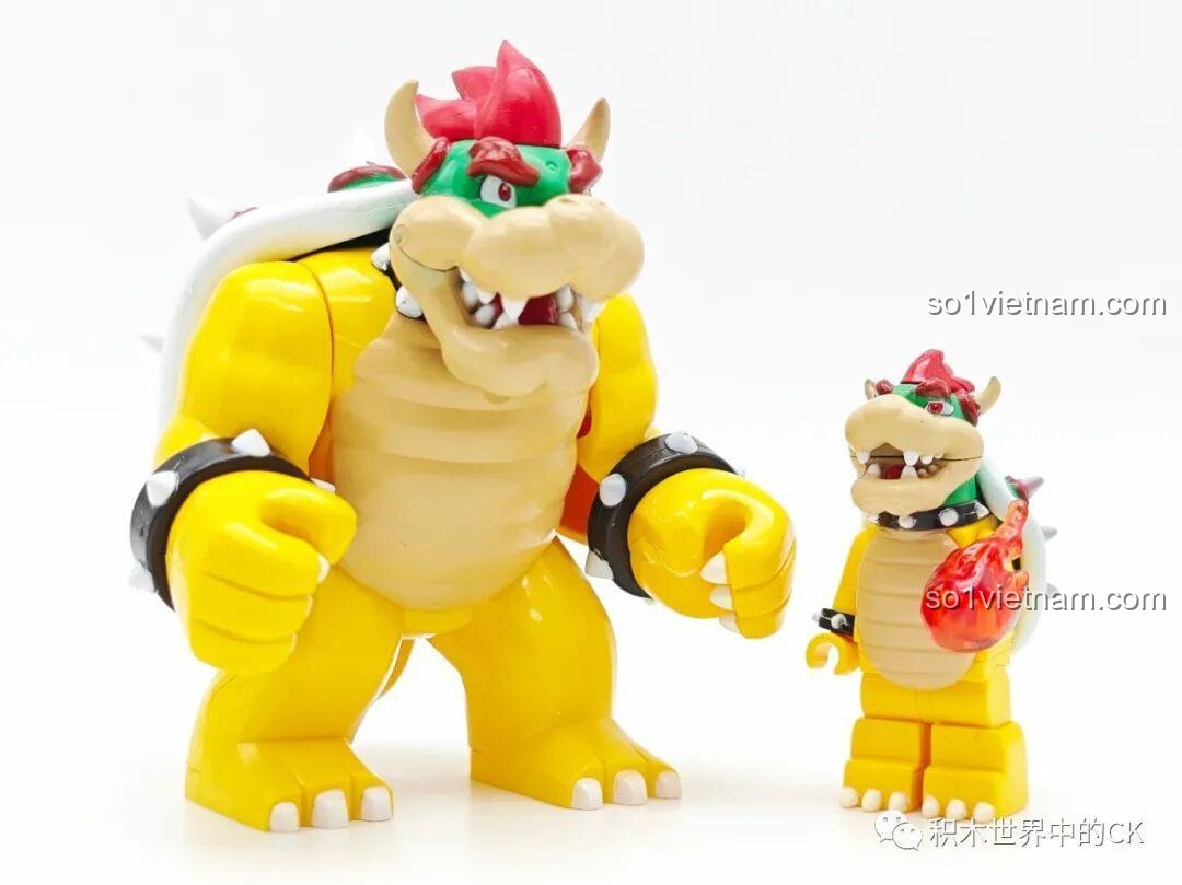 So sánh kích thước giữa BigFig Bowser WM2292 và minifigure Bowser Jr. WM2291. WM WM2292 Bowser có kích thước vượt trội.