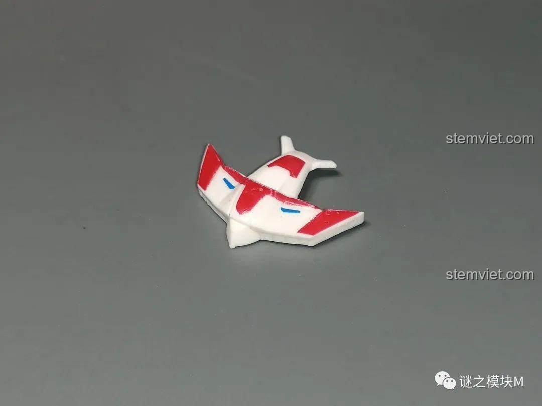 Phụ kiện Redwing drone có thể tách rời khỏi bộ cánh của Falcon.