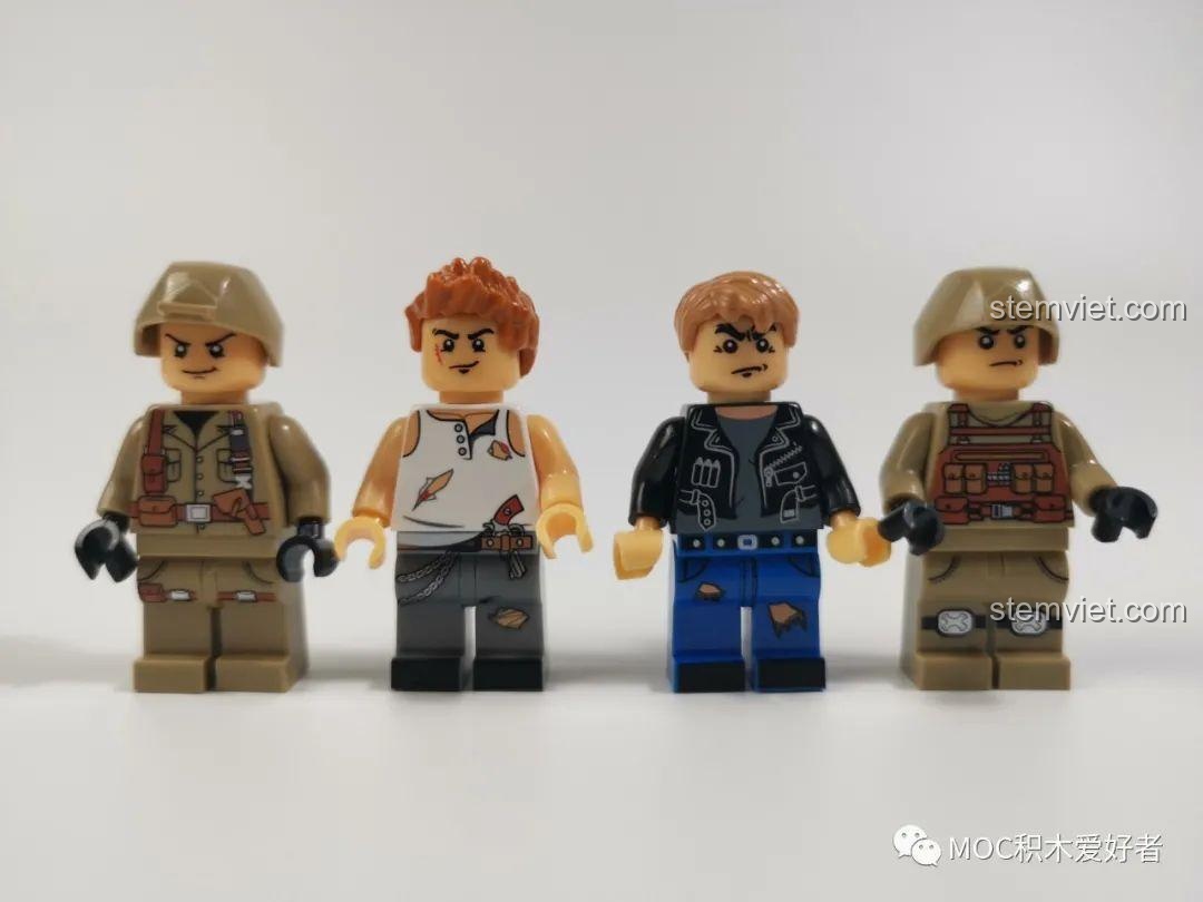 Bốn minifigure với trang phục và biểu cảm đa dạng, in ấn sắc nét, đi kèm bộ lắp ráp WOMA C0193 Trở lại chiến trường.