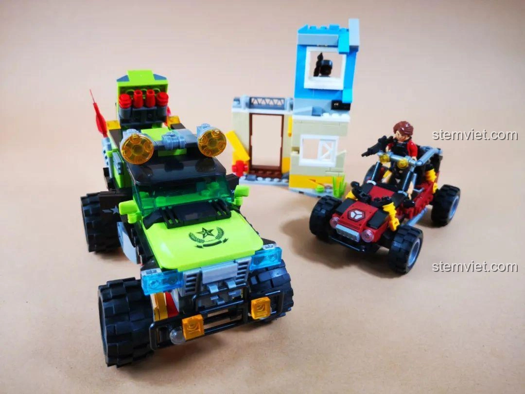 Toàn cảnh bộ lắp ráp WOMA C0195 Trở Lại Chiến Trường đã hoàn thiện: Xe Jeep, Xe Buggy và căn cứ.