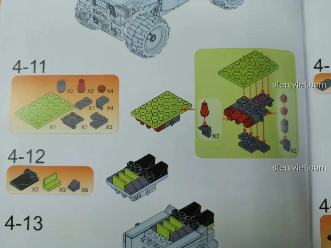 Hướng dẫn lắp ráp trong sách của WOMA C0195, minh họa các bước và mảnh ghép cần thiết.