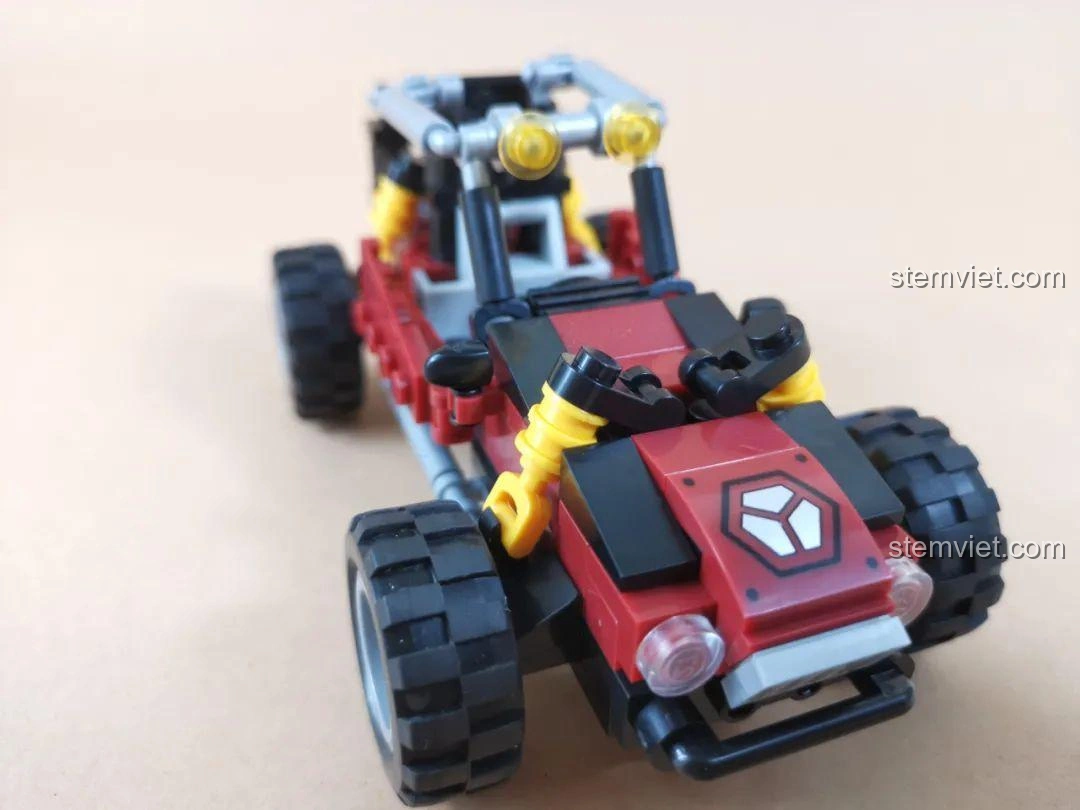 Xe Buggy Quân Sự WOMA C0195 với thiết kế mui trần, phù hợp cho minifigure điều khiển.