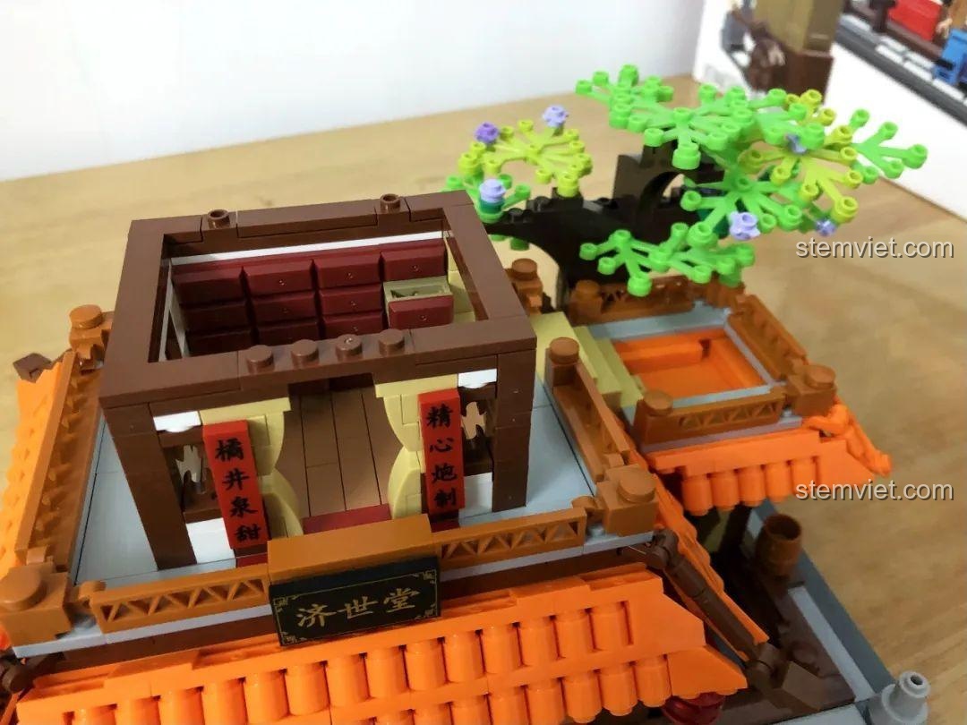 Mô hình WOMA C0340 sau khi lắp xong tầng 2, cho thấy tổng thể kiến trúc hài hòa.