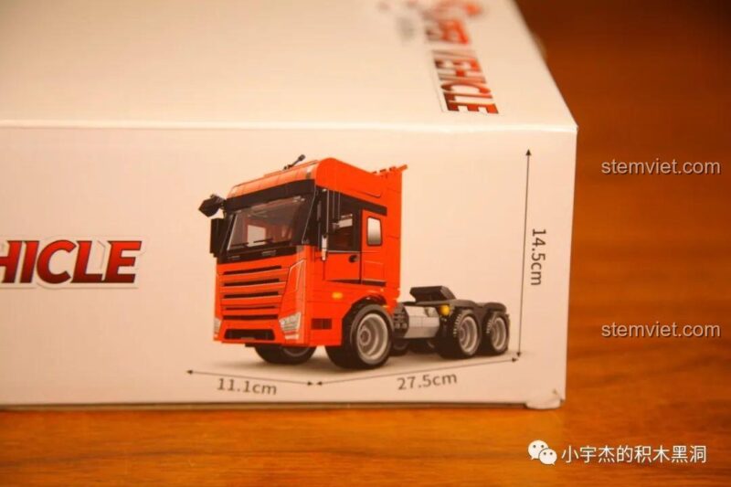 Ảnh thể hiện kích thước của mô hình Xe Đầu Kéo Container WOMA C0625: dài 27.5cm, rộng 11.1cm, cao 14.5cm.