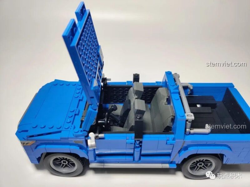 Mui xe có thể tháo rời để lộ toàn bộ nội thất bên trong của bộ lắp ghép Xe bán tải.