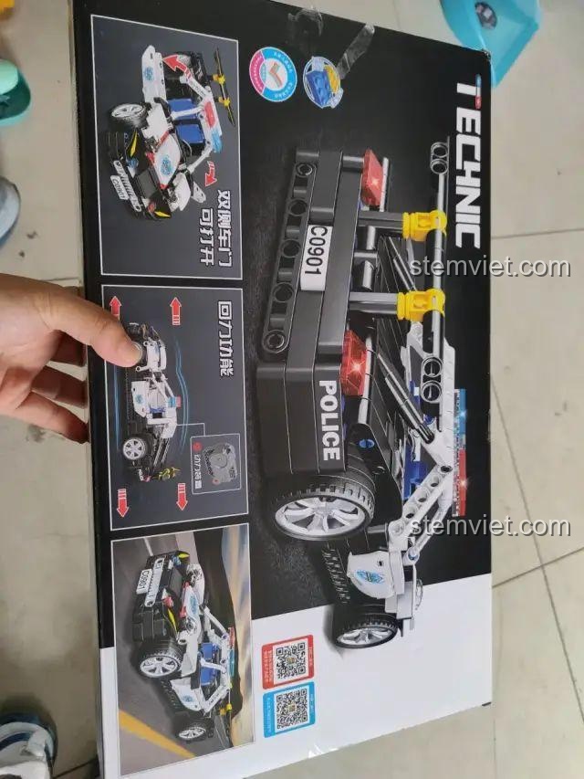 Hộp bộ lắp ráp Xe Cảnh Sát Tuần Tra WOMA C0901 được người dùng chụp, có chức năng kéo lùi, cho bé trai