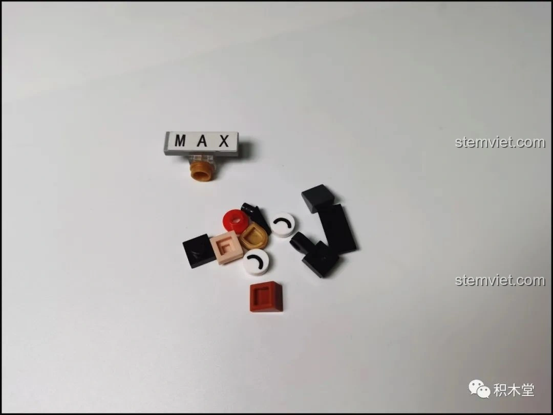 Vũ khí Xà Mâu của mô hình Sluban Q-Bricks Trương Phi đã được lắp ráp.