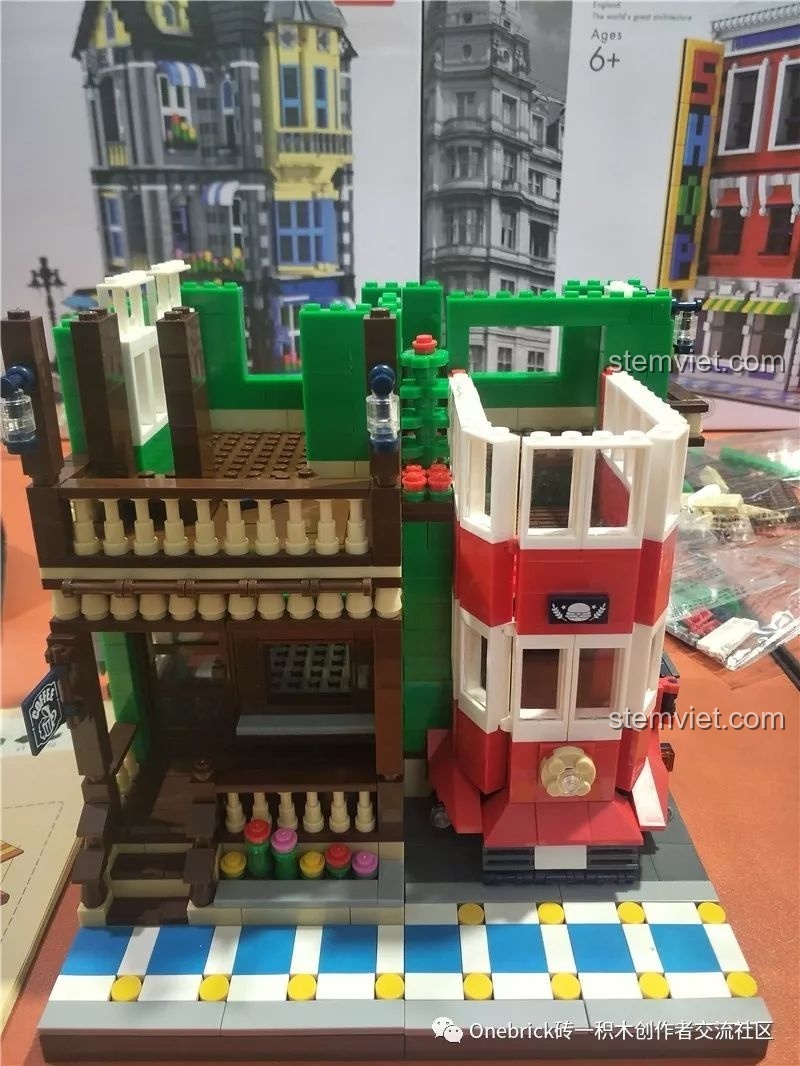 Xây dựng tầng hai của Nhà hàng BBQ WANGE 6313, tập trung vào phần ban công và các cửa sổ.