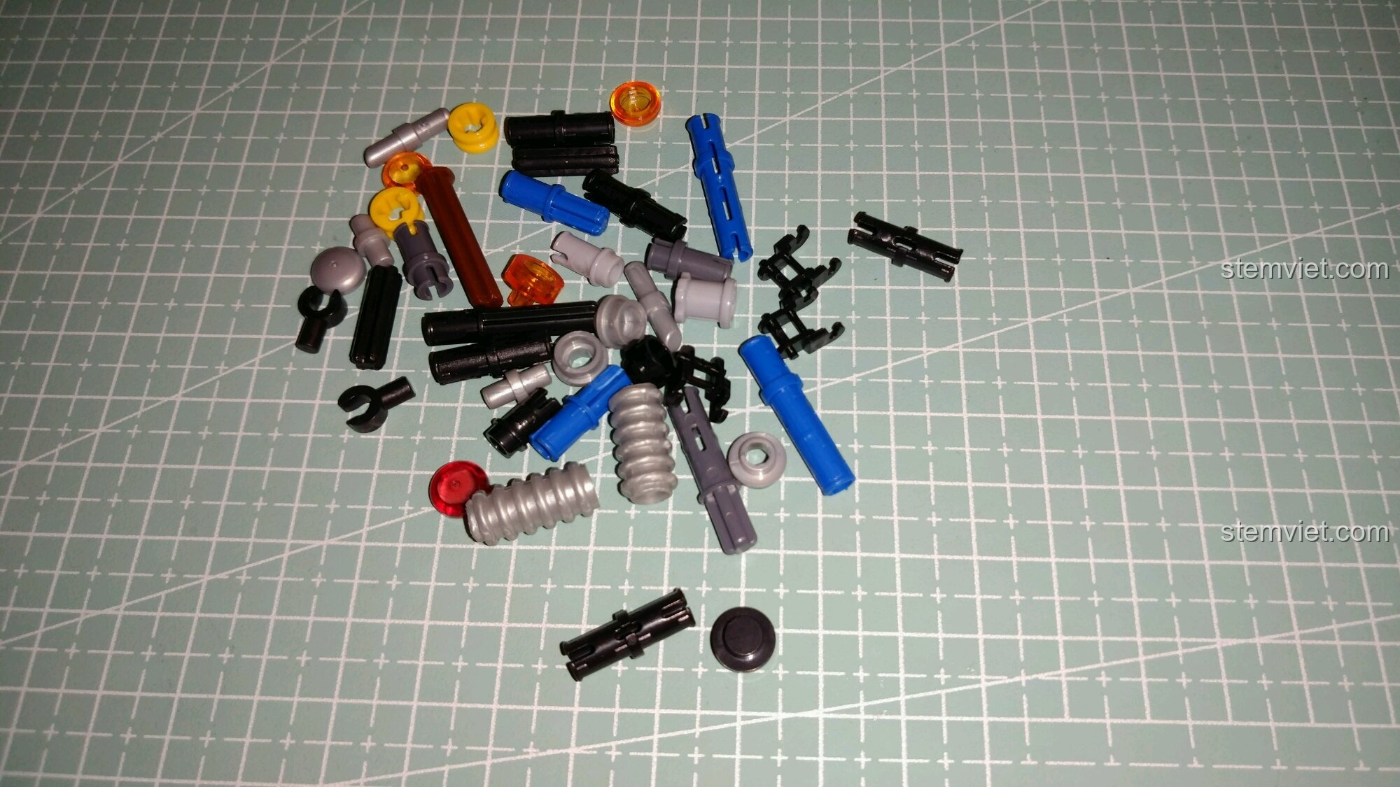 Mô hình hoàn chỉnh của bộ lắp ráp Xe Ba Bánh Cổ Điển Morgan 3 Wheeler 065 từ góc nhìn phía trước.