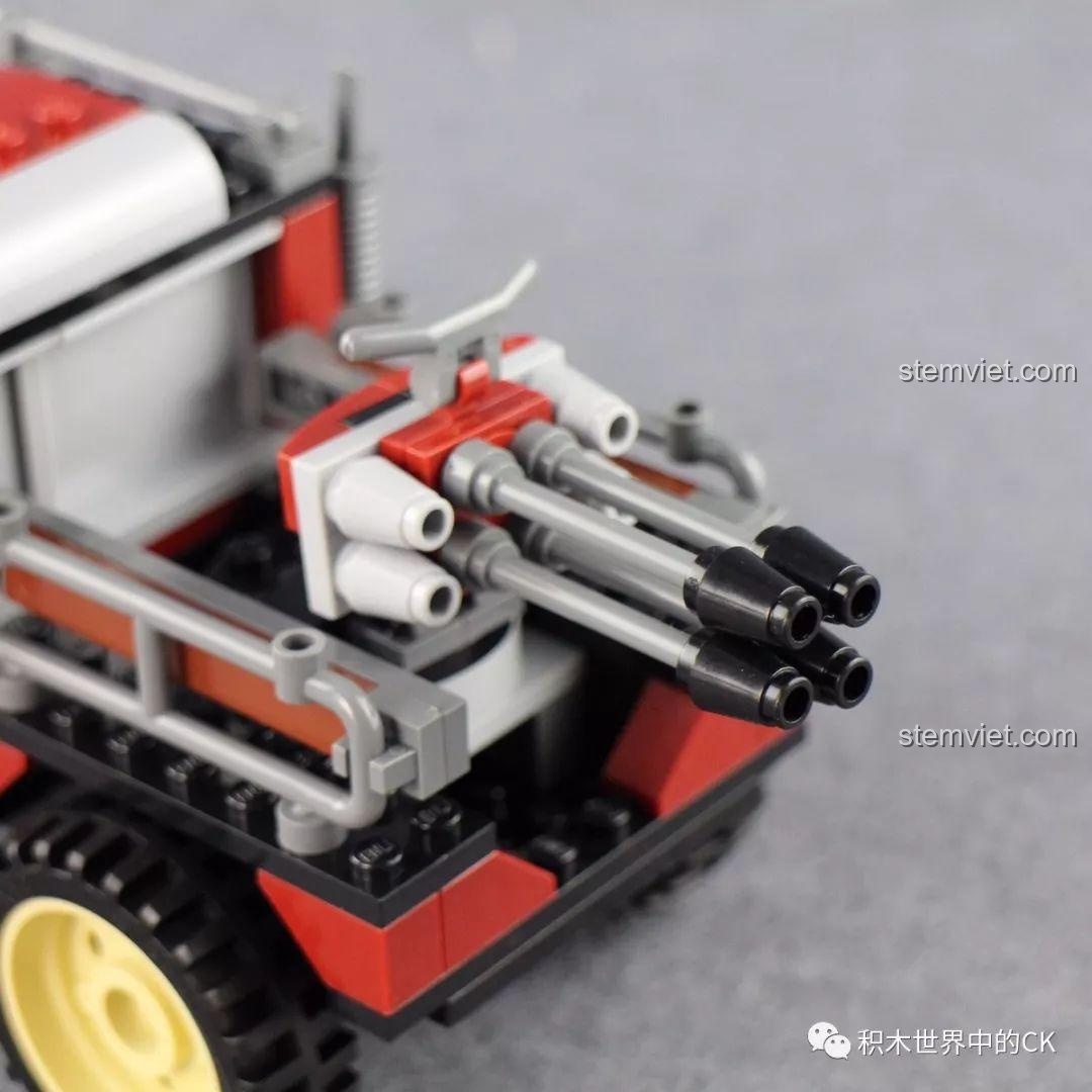 Buồng lái mở của xe bọc thép tấn công trong bộ lắp ráp Qman 3209 Xe Bọc Thép Tấn Công ThunderMission.