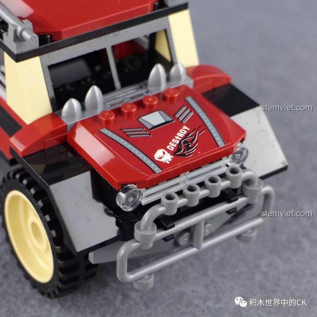 Chi tiết logo UN và mã số 3209 trên xe bọc thép tấn công của bộ đồ chơi Qman 3209 Xe Bọc Thép Tấn Công ThunderMission.