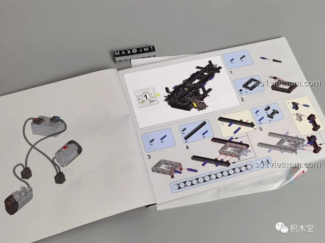 Các túi chi tiết nhỏ bên trong túi lớn số 3