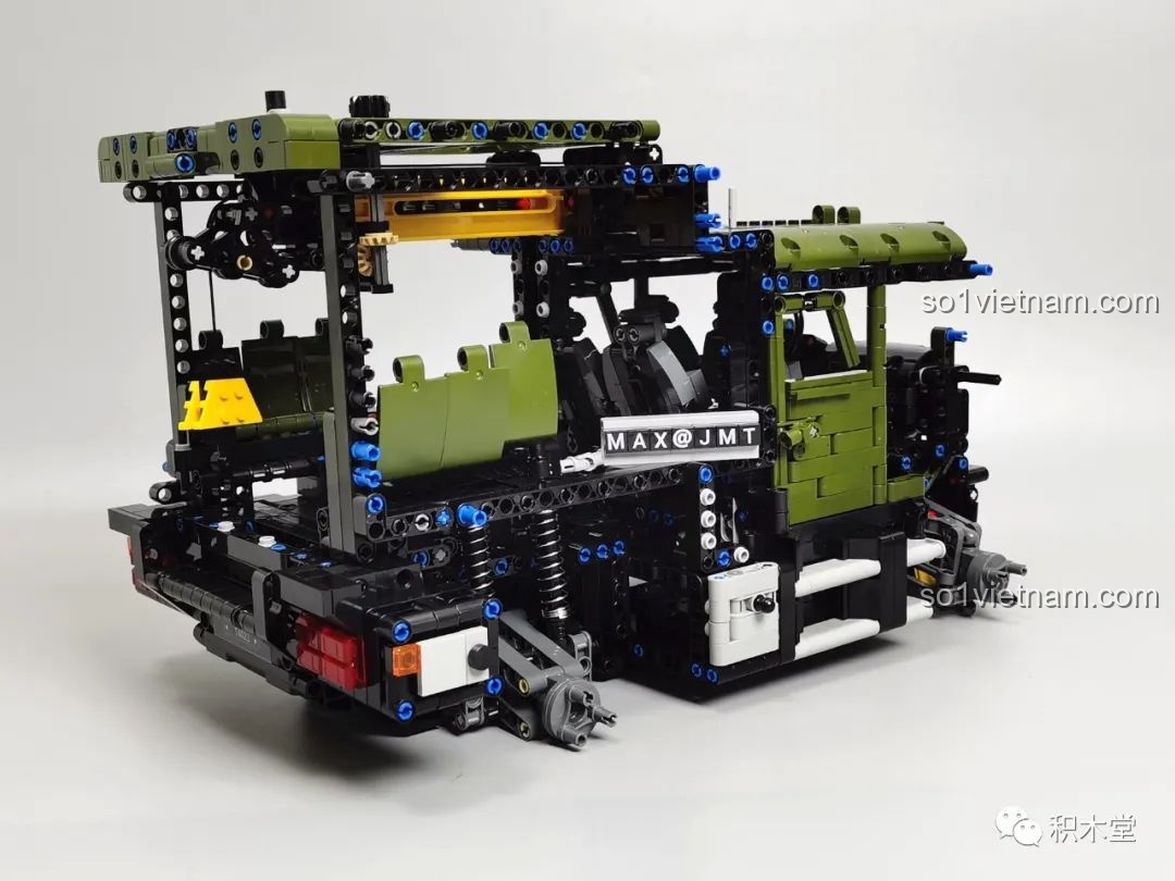 Chi tiết vòm bánh xe và bậc lên xuống