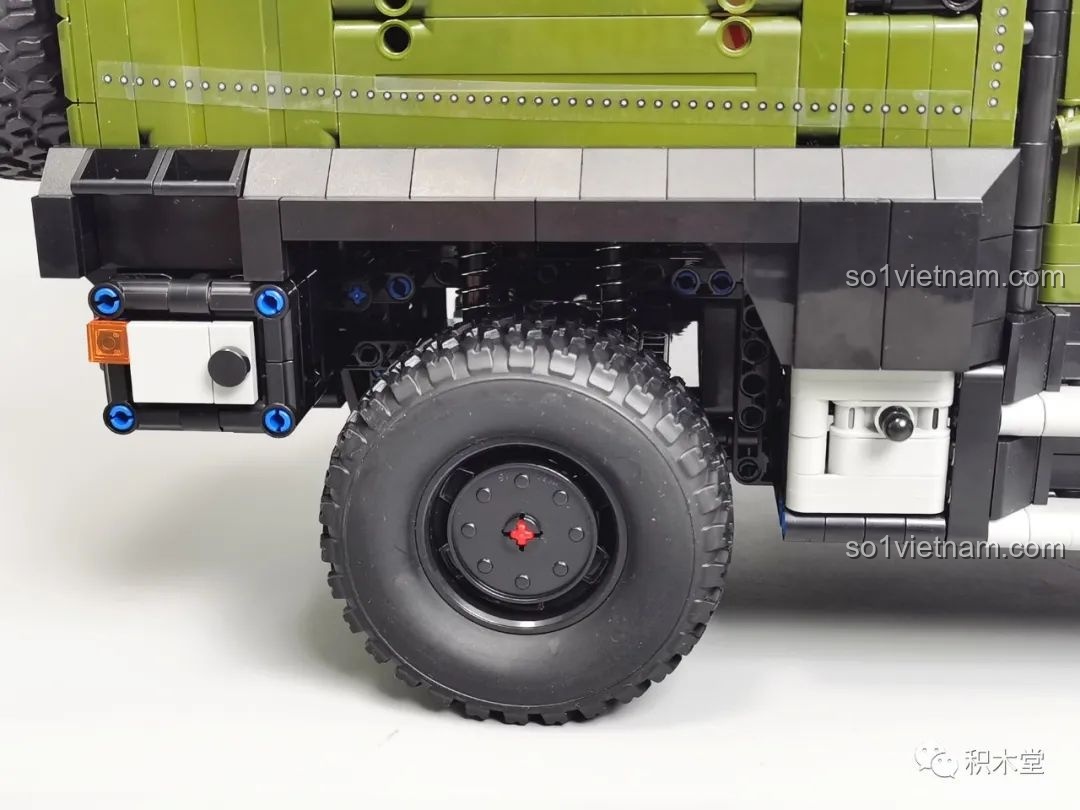 Chi tiết khung gầm và hệ thống truyền động