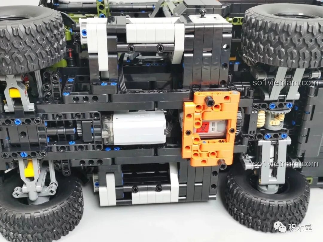 Chi tiết khung gầm và hệ thống truyền động