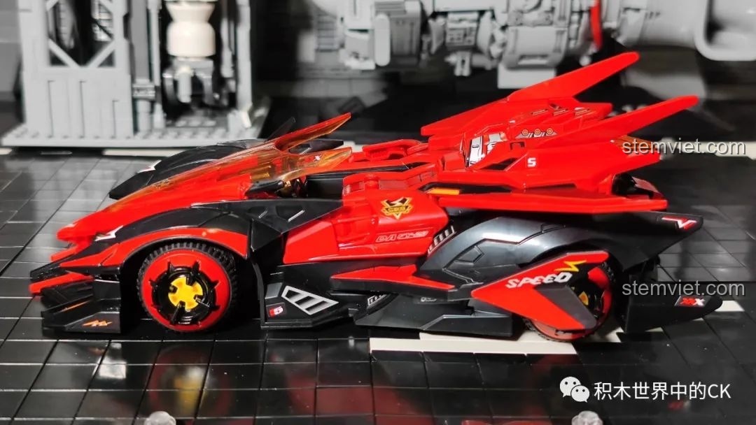 Góc nhìn ngang xe đua QQ Phi Xa S-Phán Quyết Giả 74031, đánh giá đồ chơi xây dựng Enlighten.