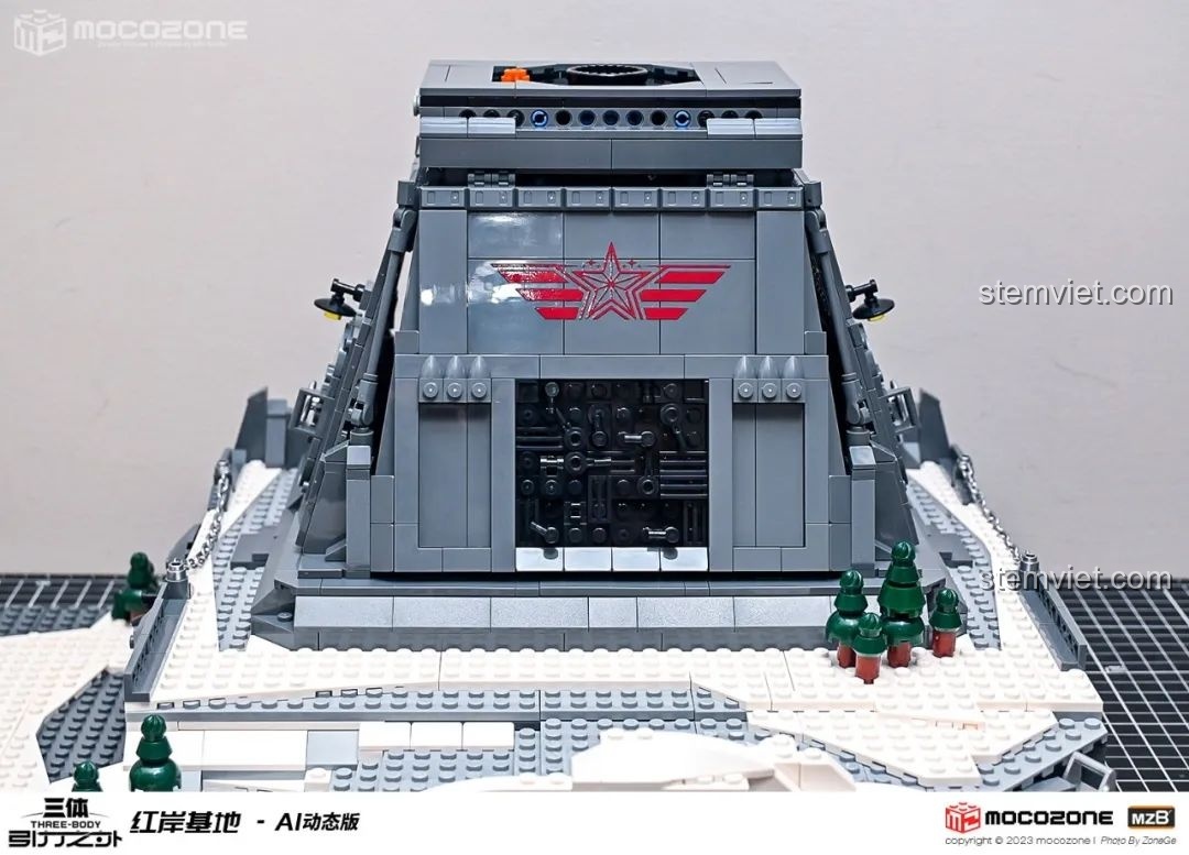 Chiếc xe jeep quân sự mini đã hoàn thành của mô hình Hồng Ngạn Cơ Địa Tam Thể.